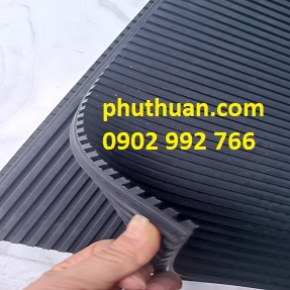 Tấm cao su sọc dọc