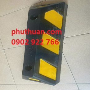 Chặn xe cao su có phản quang 
